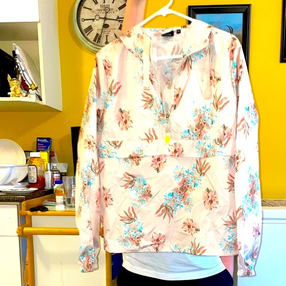 Gorgeous Floral Half Zip Rainwear - Picture 4 of 10